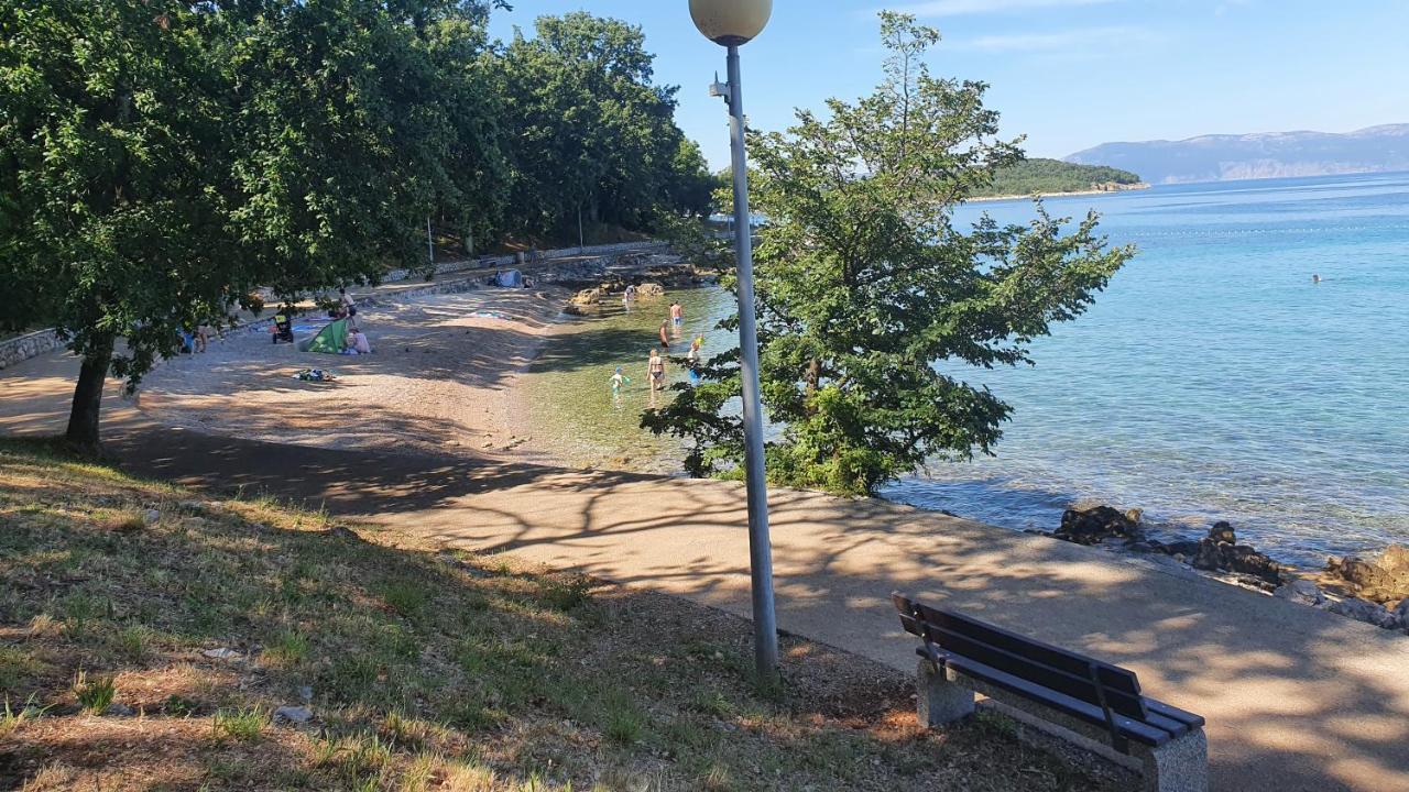Divine View Apartma Njivice Bagian luar foto