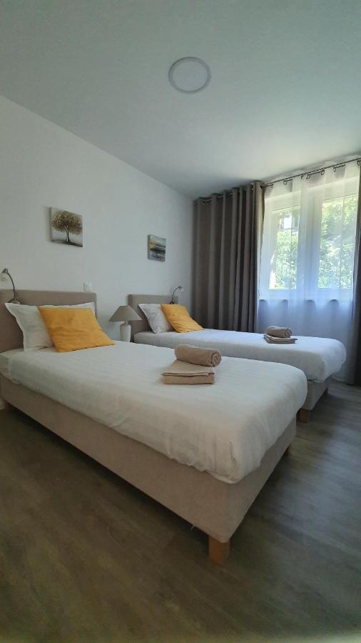 Divine View Apartma Njivice Bagian luar foto
