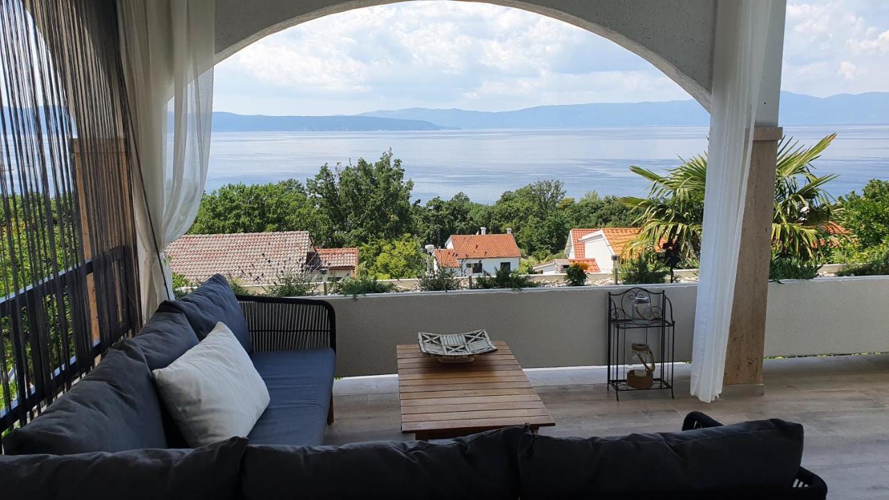 Divine View Apartma Njivice Bagian luar foto