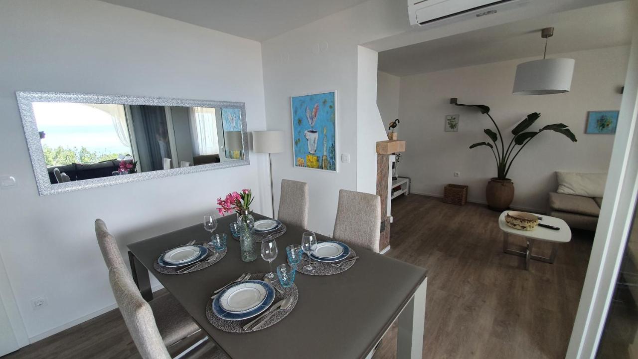 Divine View Apartma Njivice Bagian luar foto
