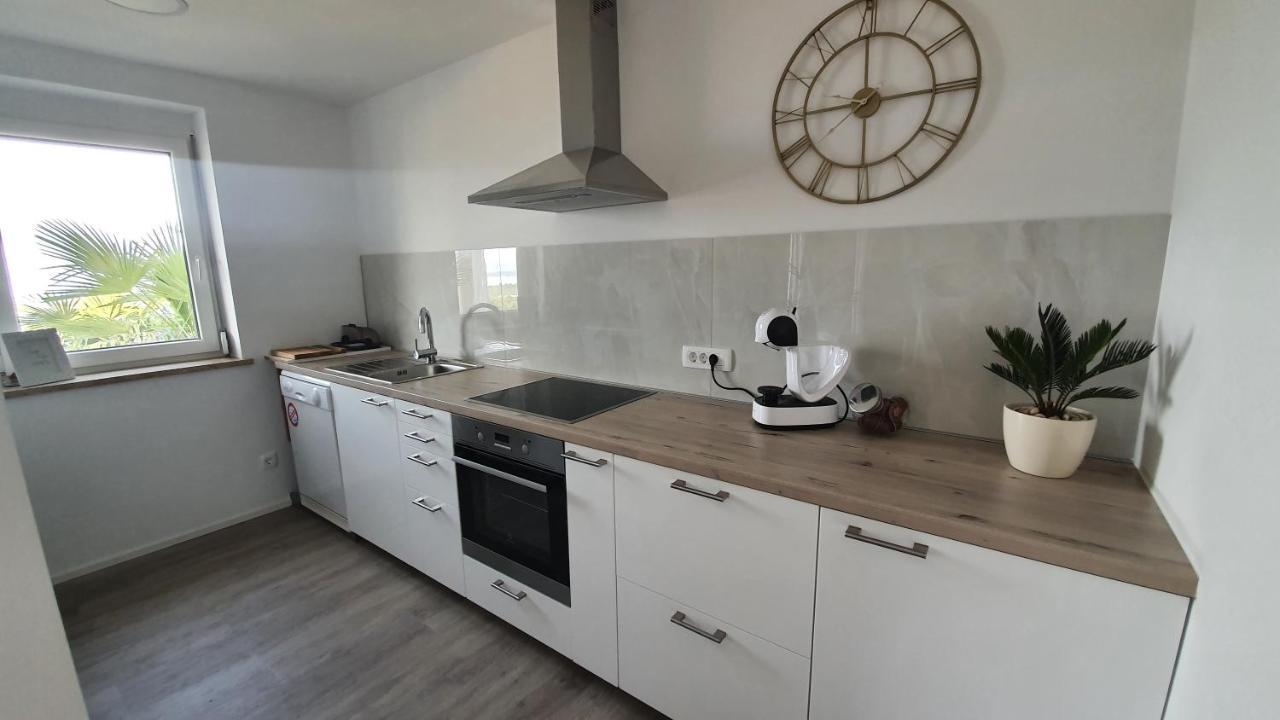 Divine View Apartma Njivice Bagian luar foto