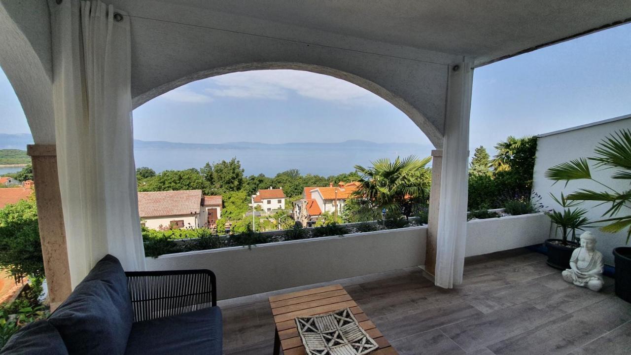 Divine View Apartma Njivice Bagian luar foto