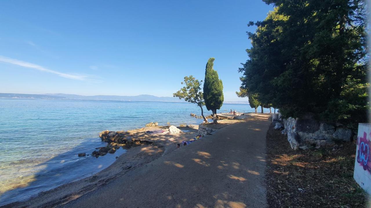 Divine View Apartma Njivice Bagian luar foto