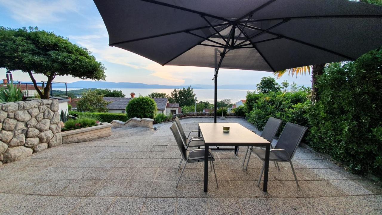 Divine View Apartma Njivice Bagian luar foto