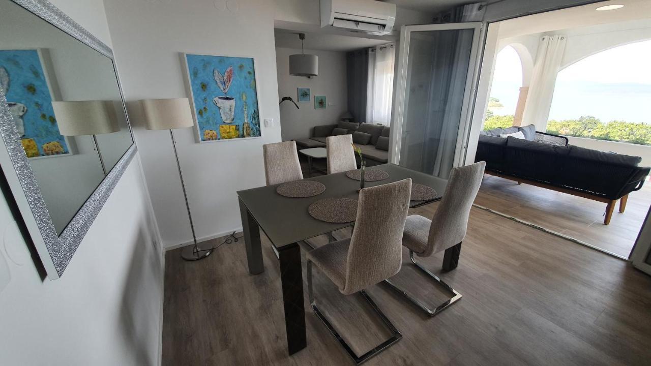 Divine View Apartma Njivice Bagian luar foto
