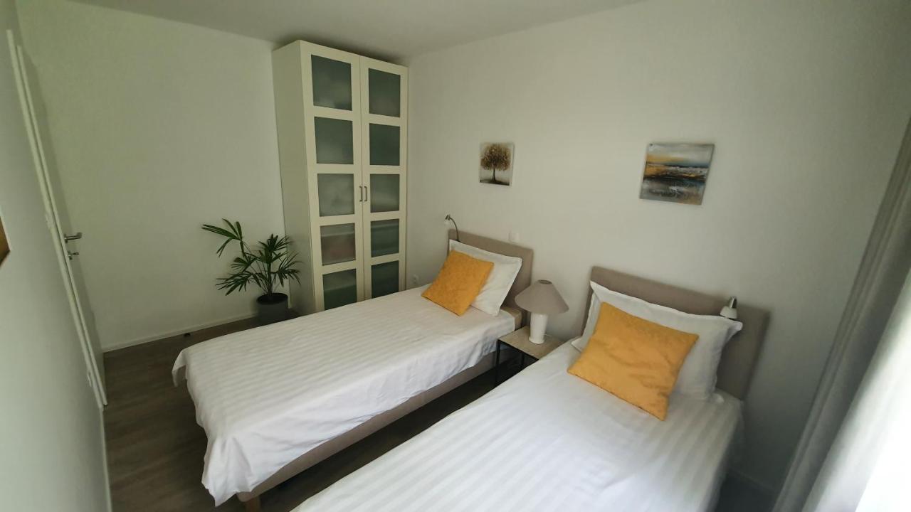 Divine View Apartma Njivice Bagian luar foto